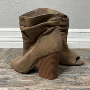 🎉SALE🎉 Beautiful Peep Toe, Ankle Booties-Size 7W